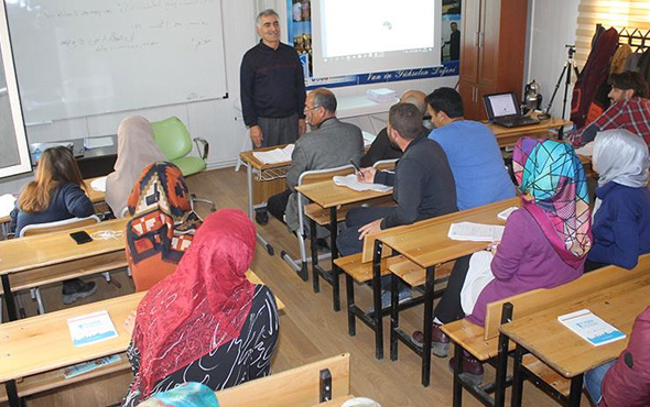 İranlı gelen turistleri anlamak için Farsça öğrenmeye başladılar