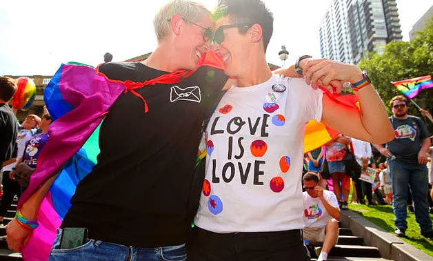 Avustralya eşcinsel evliliğe evet dedi