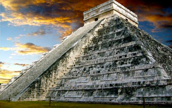 Maya piramidinin altında gizli odaya giden geçit bulundu