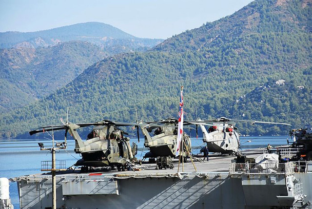 Türkiye İngilizlerin dev helikopter gemisine talip