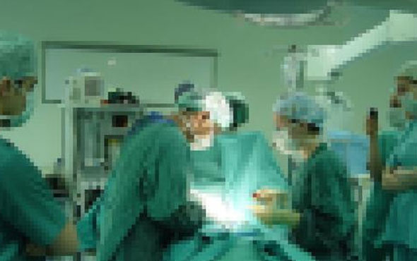 Ameliyathane'de 7 kız öğrenciyi taciz etti