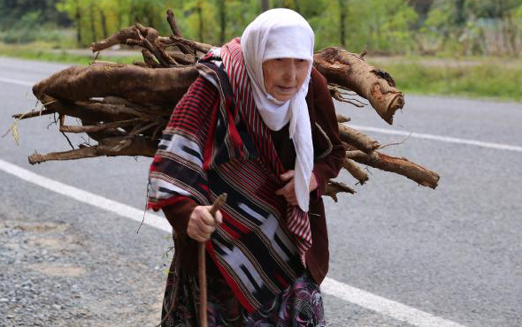 Hikayesi yürek burkmuştu! Fatma nineye el uzatan biri var