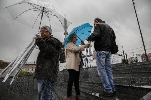 İstanbul'da gündüz geceye döndü! Önümüzdeki 20 saate dikkat