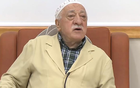 'FETÖ elebaşısının fanilasını öğrencilere öptürdüler'