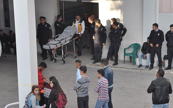 Mersin'de okul önünde kavga: 1 ölü, 2 yaralı
