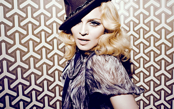 Madonna çıplak fotoğraflarını satışa çıkardı