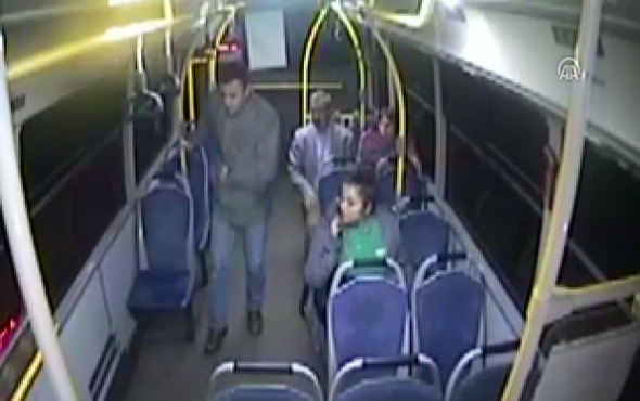 Halk otobüsü şoförü, fenalaşan yolcuyu hastaneye götürdü