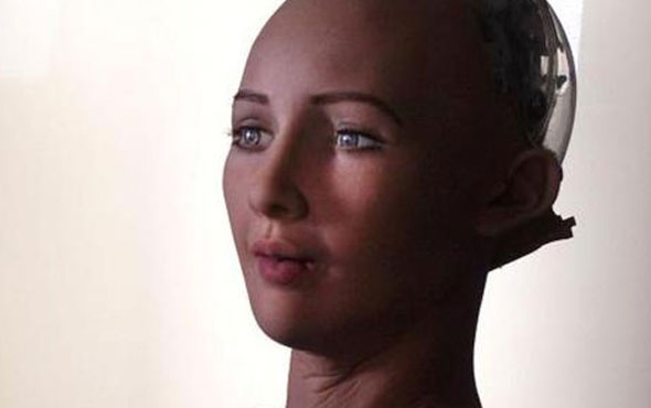 Dünyanın ilk vatandaş robotu Sophia, aile kurmak istiyor