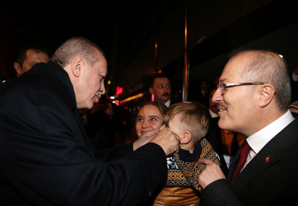 Cumhurbaşkanı Erdoğan, Balıkesir'de minik adaşıyla buluştu