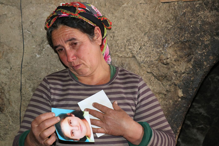 Yurtta yanarak ölen kızların anneleri hala ağlıyor! 1 yıl oldu...