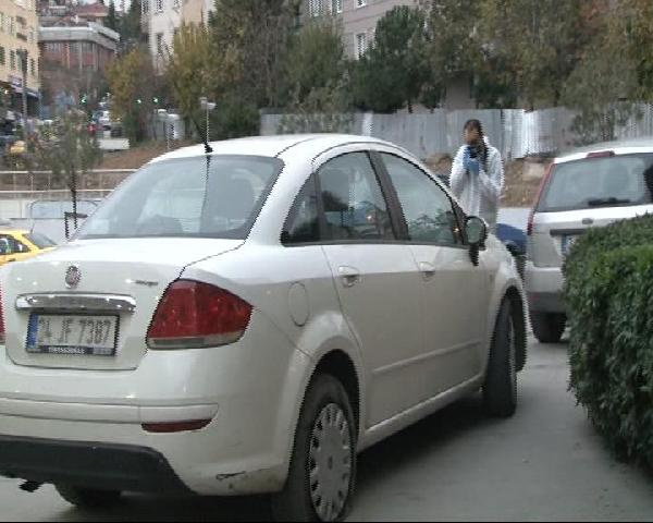 Lastiği patlatılan otomobilden 2 kilo altın çalındı!