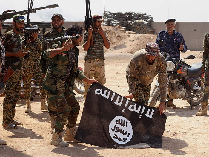 Bomba iddia! 3 bin IŞİD teröristi Barzani Peşmergesine rüşvet verip kaçtı!