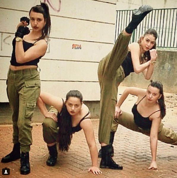 İsrail'in kadın askerleri güzellikleriyle rekor kırdı!