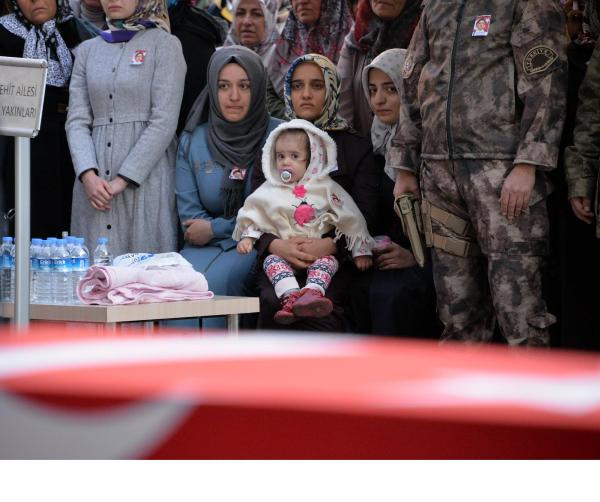 Şehit cenazesinde yürek yakan haykırış!