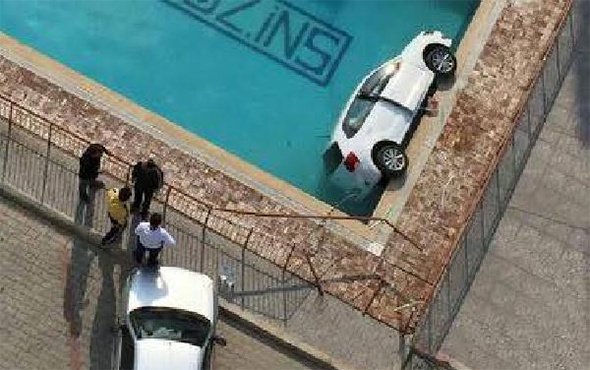 Akılalmaz kaza: Otomobil site havuzuna uçtu!