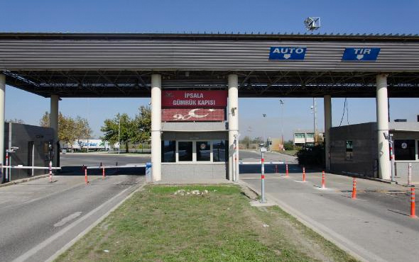 Yunanistan'a açılan sınır kapısı TIR geçişine kapatılıyor