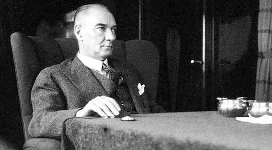 10 Kasım kısa şiirler Atatürk ile ilgili 2 - 3 kıtalık şiirler