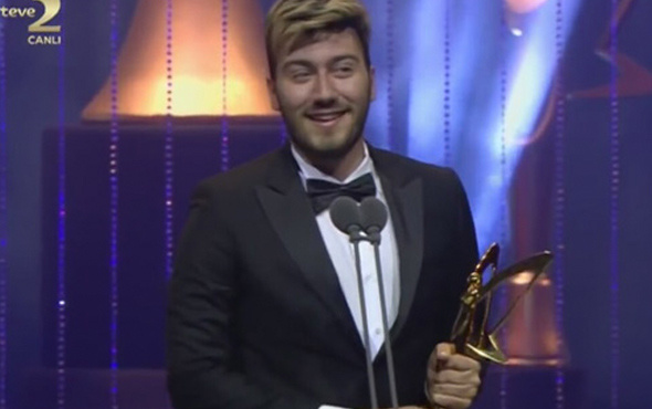 Enes Batur kimdir Altın Kelebek'te en iyi Youtuber ödülü aldı