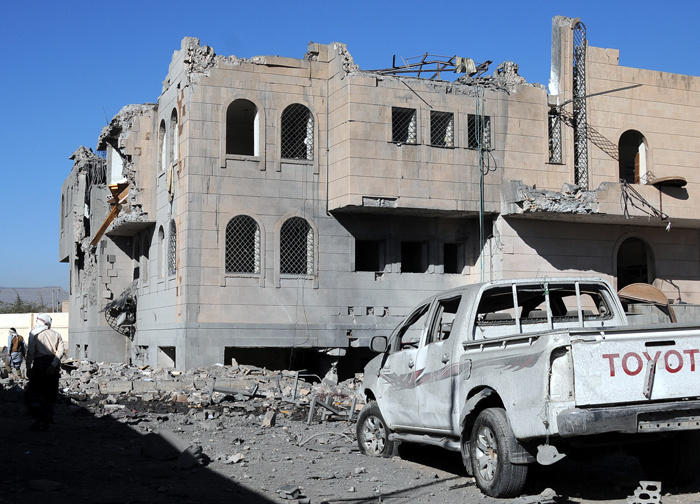 Arabistan Yemeni vurdu! 51 ölü, 80 yaralı