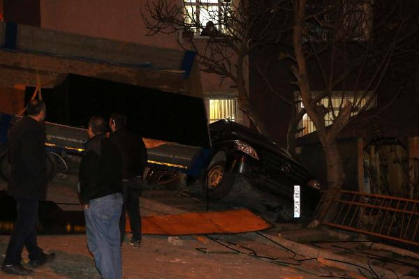 İstanbul'da TIR dehşeti! Freni boşaldı, 6 otomobili...