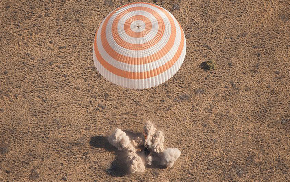 Soyuz kapsülü Dünya'ya döndü