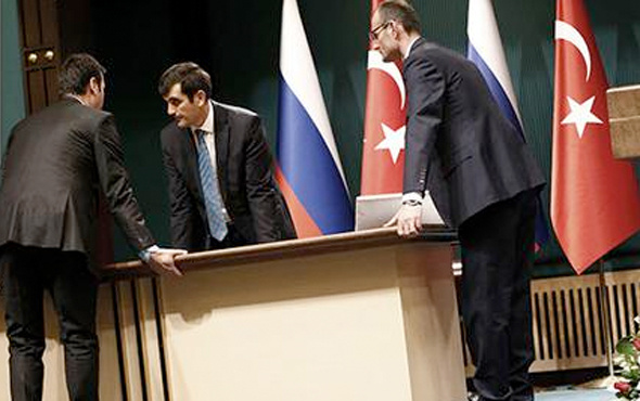 Erdoğan-Putin toplantısı öncesinde kaldırılan o masanın sırrı çözüldü
