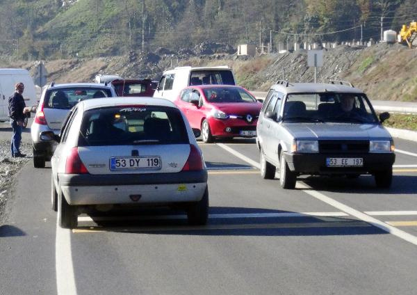 Şaka değil gerçek! Yeni yol yapıldı köyün girişi unutuldu