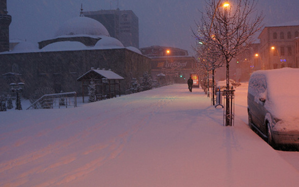 Erzurum'da hava buz kesecek önce kar yağışı sonra don