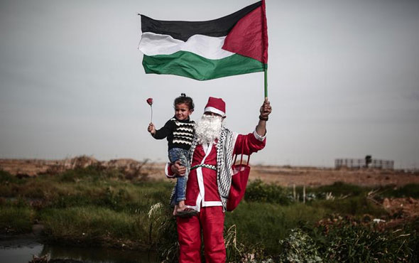 'Noel Baba' kostümü giyen Filistinliyi vurdular