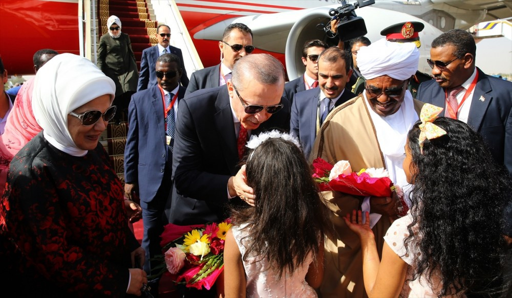 Erdoğan'a Sudan'da sevgi seli! Tarihte bir ilk gerçekleşti