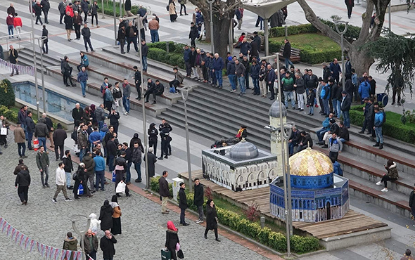 Portekizli turist Trabzon'u karıştırdı! Mescid-i Aksa maketine...