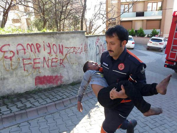 Küçük Emir'i hayatta tutma koşusu! Görenler ağladı...