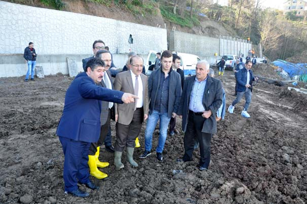 Evler yan yattı yollar çöktü! Tüm mahalle boşaltılıyor