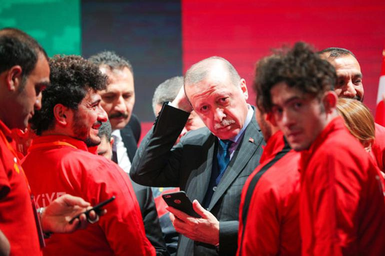 Erdoğan telefona sarıldı milli futbolcuya kız istedi