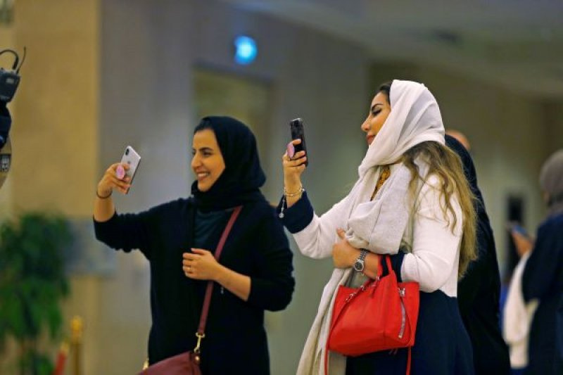  Suudi Arabistan'da başörtüsü değişimi
