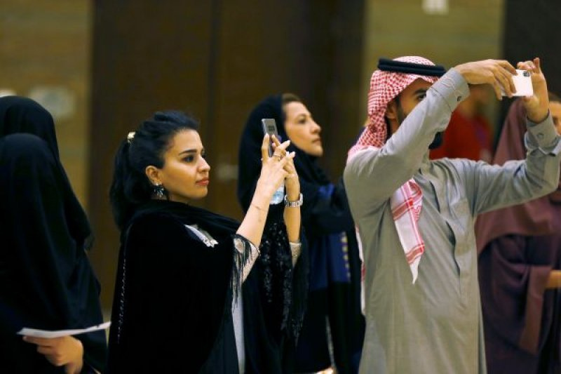  Suudi Arabistan'da başörtüsü değişimi