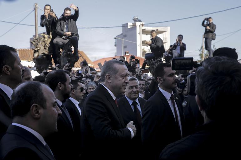 Erdoğan kente geldi Batı Trakyalılar karşılamaya koştu!