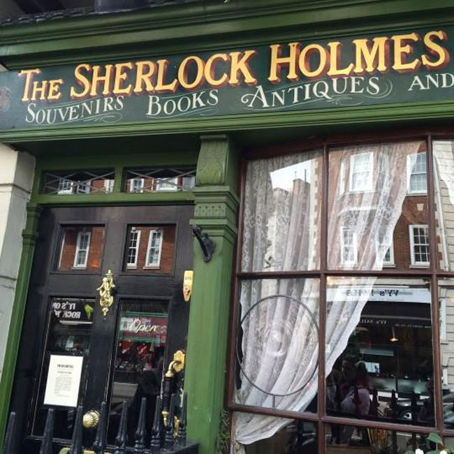 Sherlock Holmes'ü evinde ziyaret etmek ister misiniz?