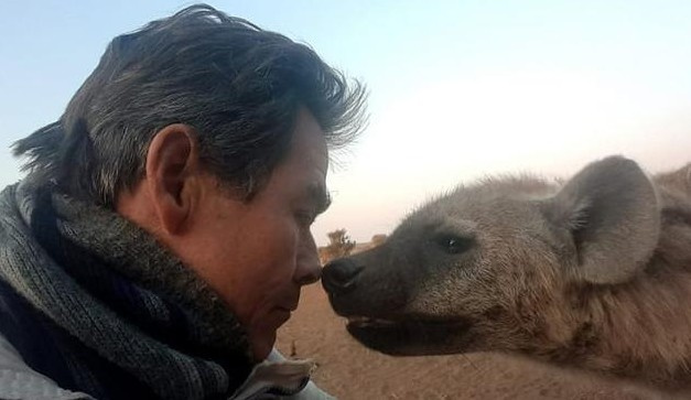 Fotoğraf çekiliyordu arkasında olan tehlikeye bakın