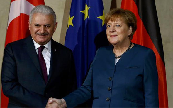 Binali Yıldırım, Merkel ile görüştü