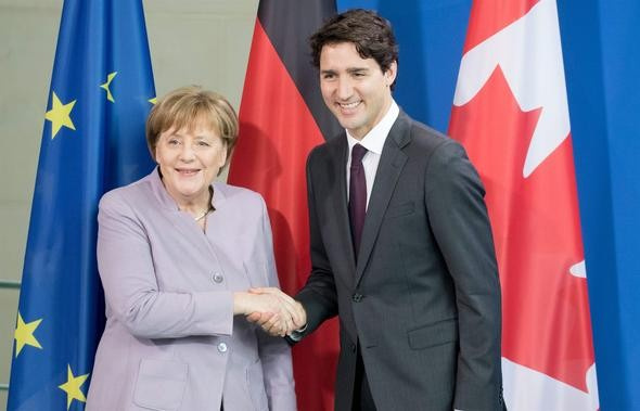 Merkel ve Trudeau’nun bu hali olay oldu!