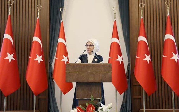 Emine Erdoğan Suriyeli kadınlarla bir araya geldi! 