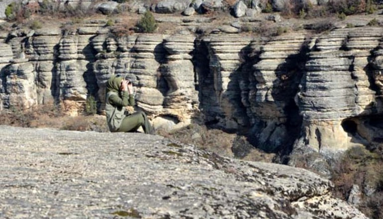 15 erkeğin arasında tek kadın yaptığı işe bakın!