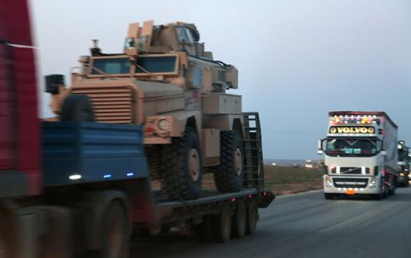 ABD'nin teröristlere zırhlı araç sevkiyatı böyle görüntülendi