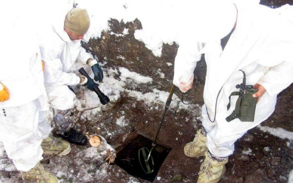 PKK sığınağında infaz! İçinden çıkanlar şok etti valilik açıkladı