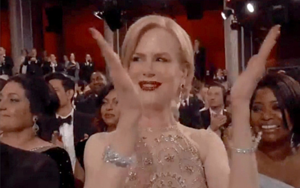 Nicole Kidman'ın Oscar törenindeki tuhaf alkış şekli