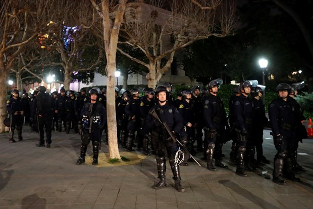 Donald Trump konuşmacı olarak gidecekti büyük protesto