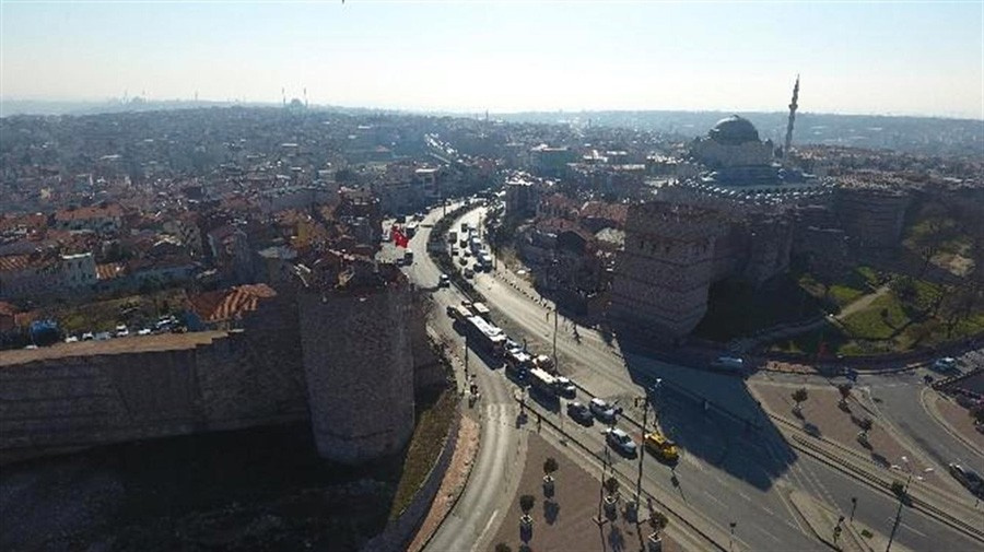 Bir zamanlar İstanbul'u koruyan surların haline bakın