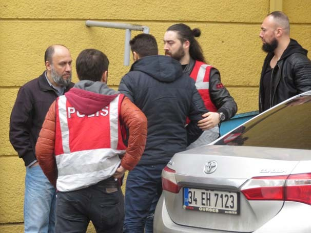 O müdür cezaevine böyle gitti! Görüntülere dikkat