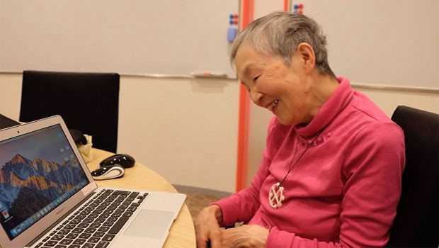 60 yaşında bilgisayar öğrenip 81'inde uygulama yazdı!